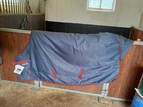 Bucas turnout deken 300 grams, maat 5'6