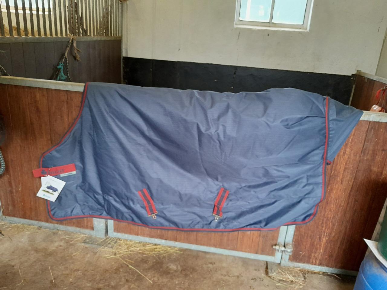 Bucas turnout deken 300 grams, maat 5'6