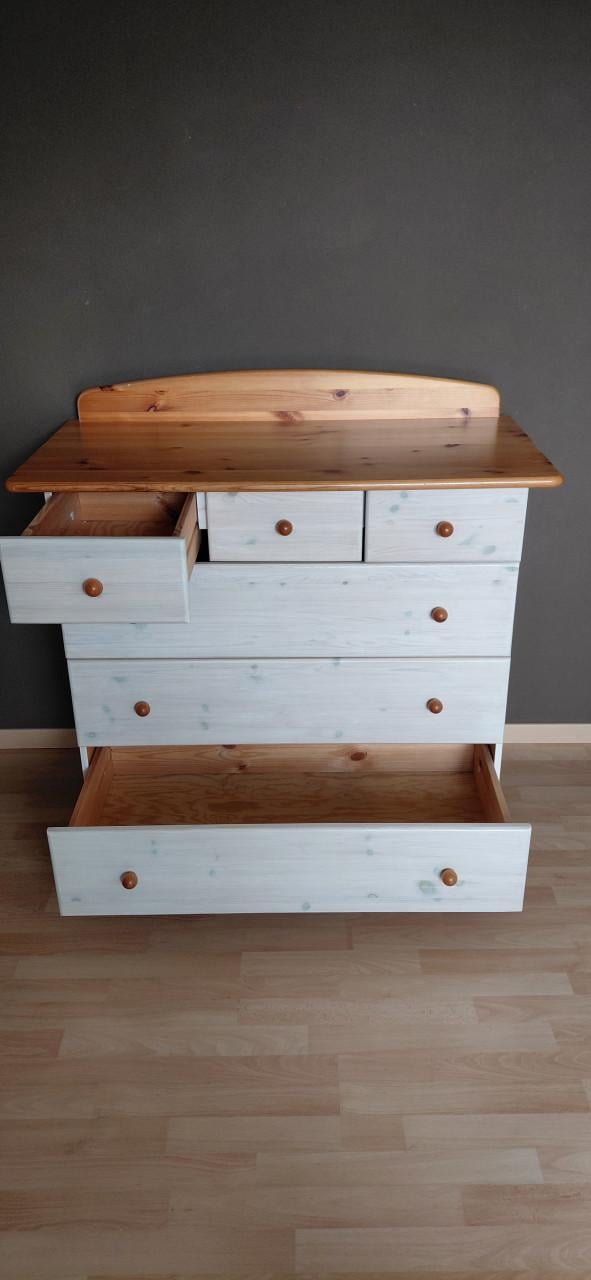 2-deurs hang- legkast en commode