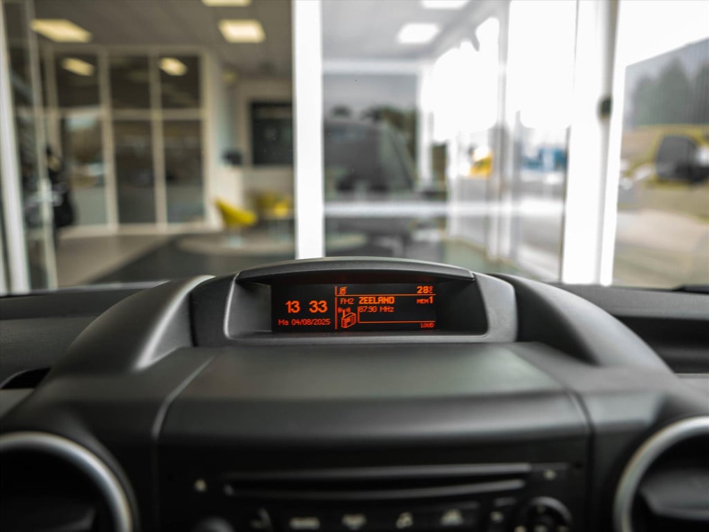 Peugeot Partner 1.2 puretech 110pk | airco | zonnepaneel | cruise control |