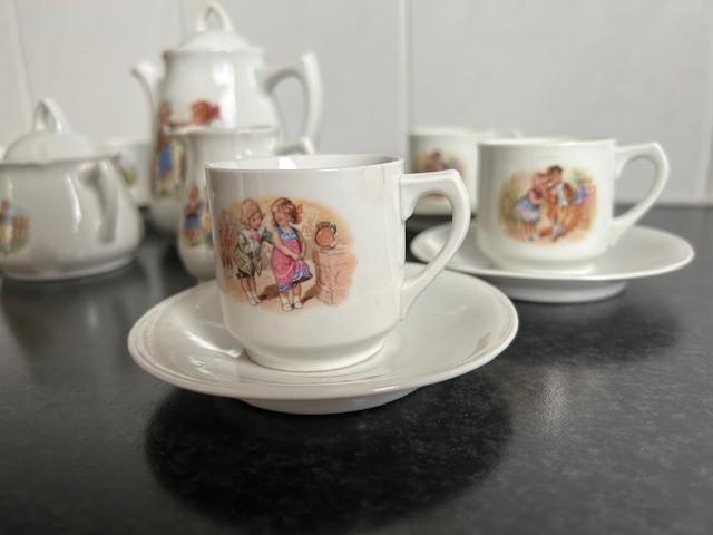 Oud poppen serviesje, porselein