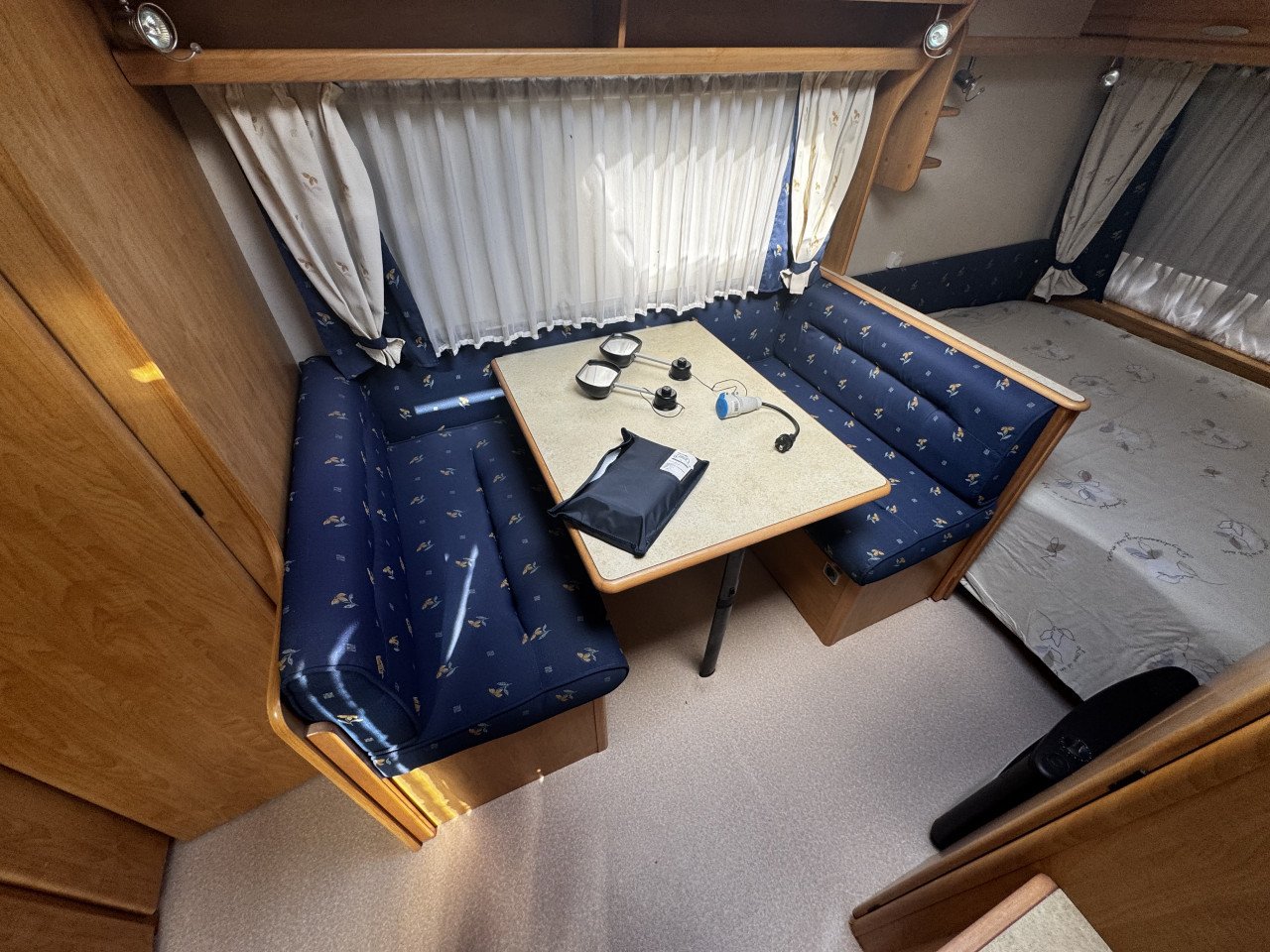Caravelair Solariria 2005 met voortent , vast bed en boiler
