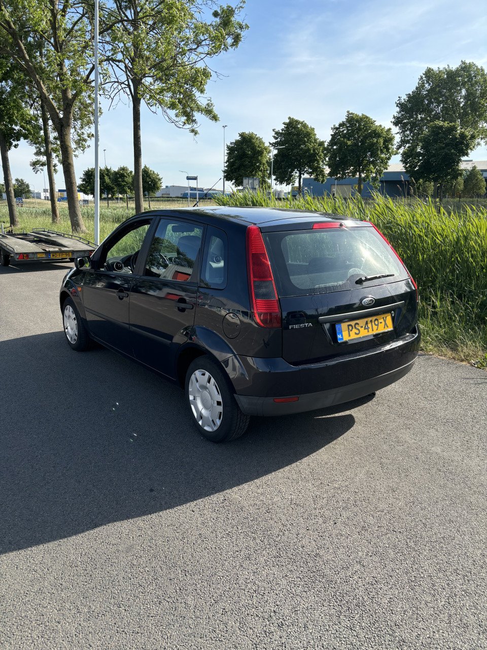 Ford fiesta met een voljaar apk!