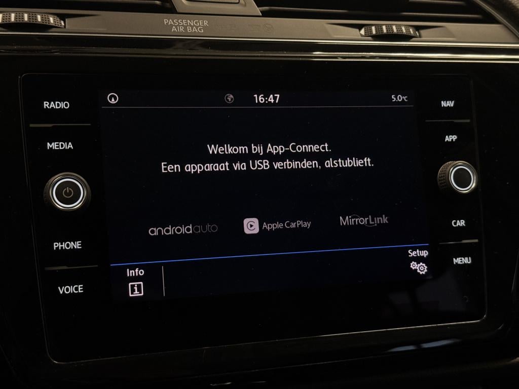 Volkswagen Touran 1.4 tsi comfortline 7p | pano | stoelverwarming | achteru