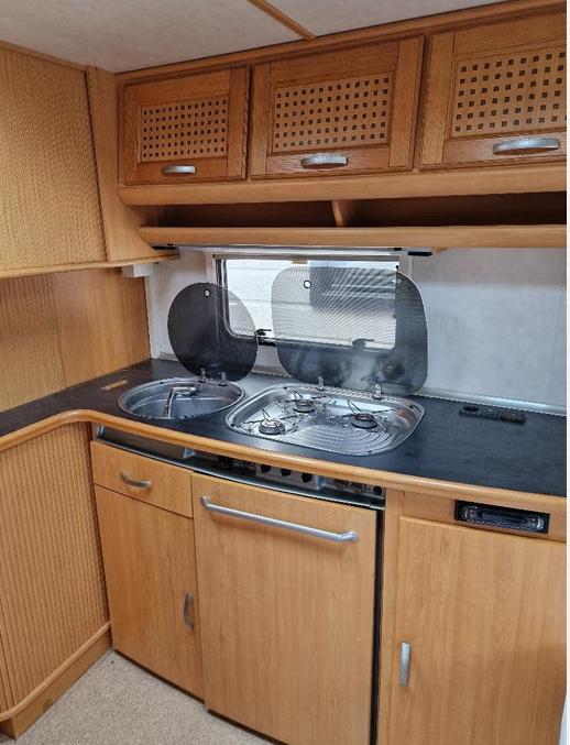 Caravan LMC Dominant 520 met mover