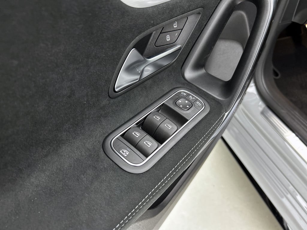 Mercedes-Benz A-Klasse 180 business solution amg | nightpakket | amg line p