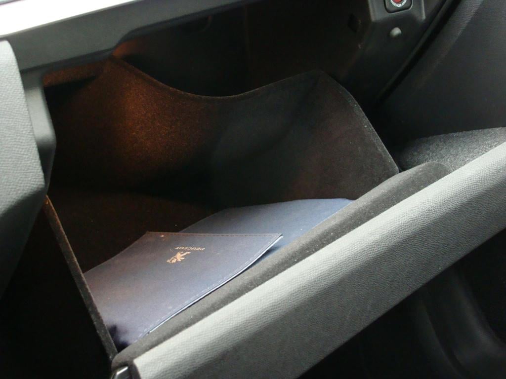 Peugeot 3008 1.2 puretech 130pk s&s active