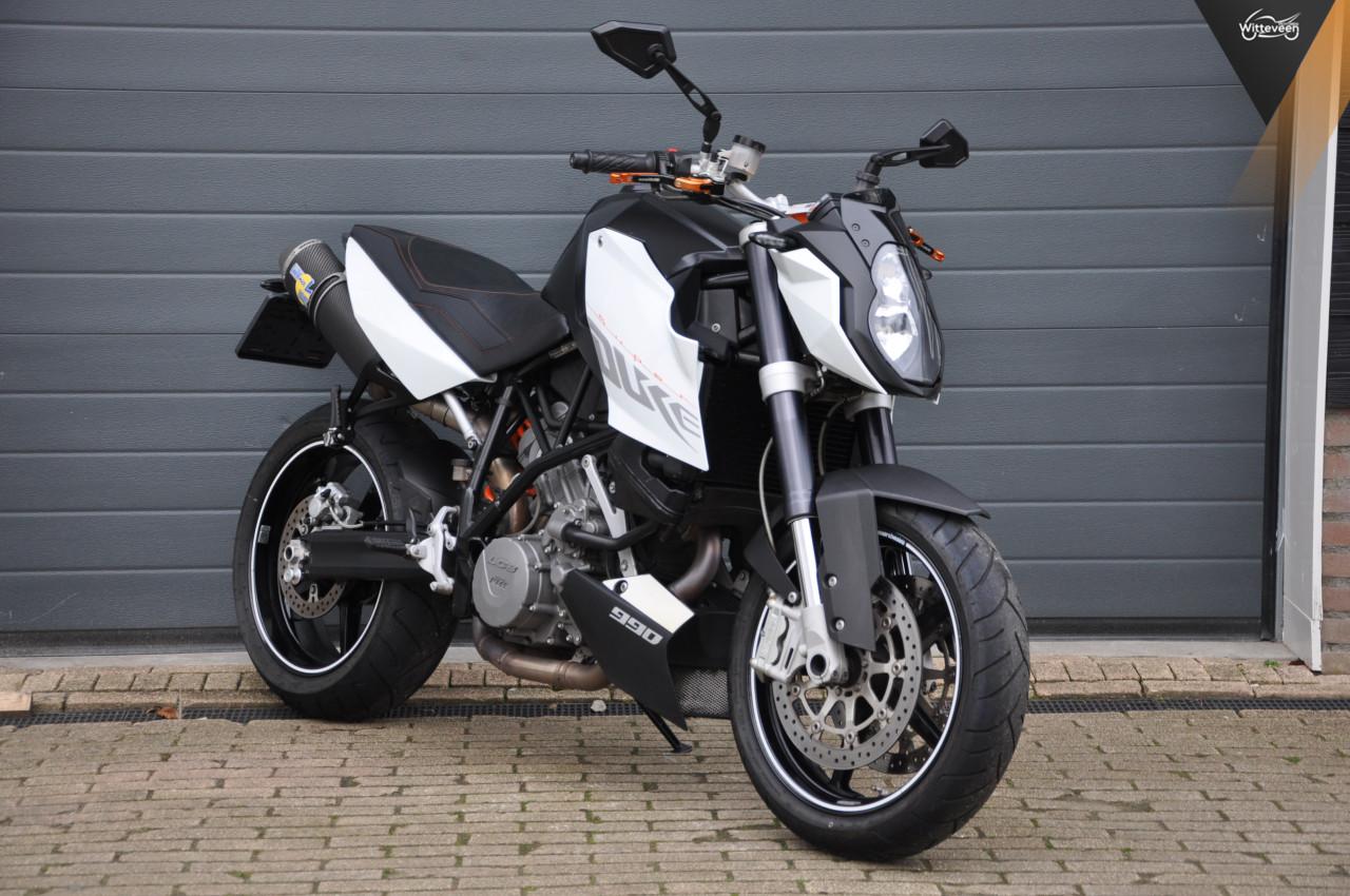 KTM Superduke 990