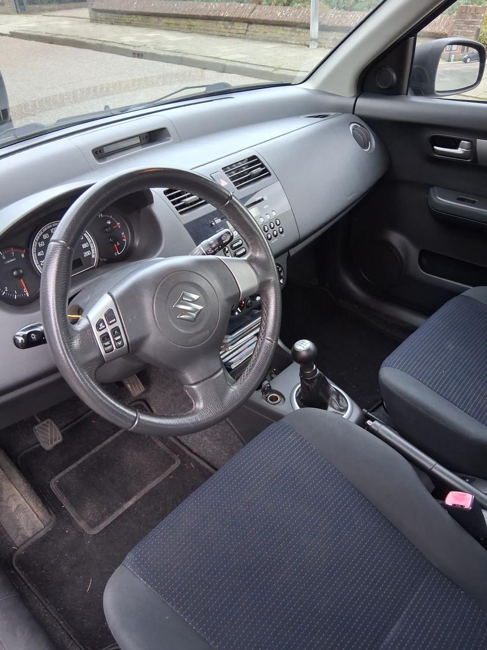 Nette Zwarte Suzuki Swift 2008 1300 comfort km.183000