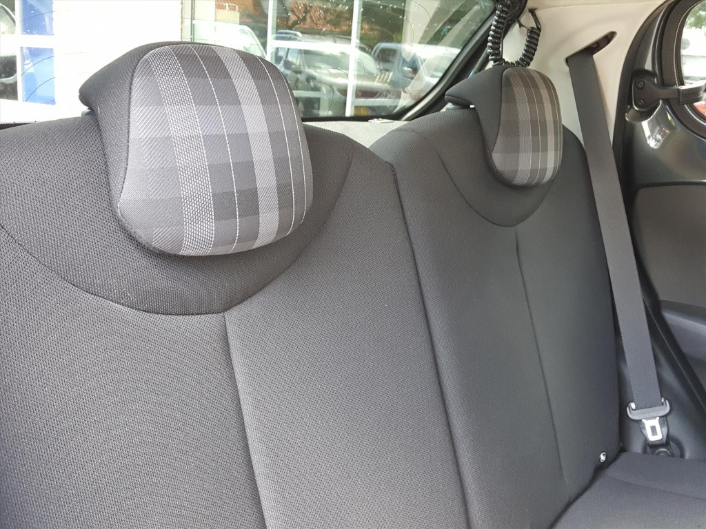 Peugeot 108 1.0 e-vti 72pk 5d active airco | bt bellen & muziek streaming |