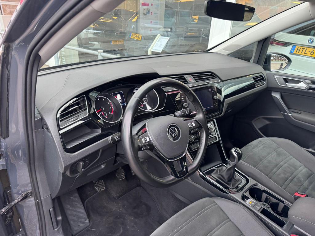 Volkswagen Touran 1.5 tsi highline