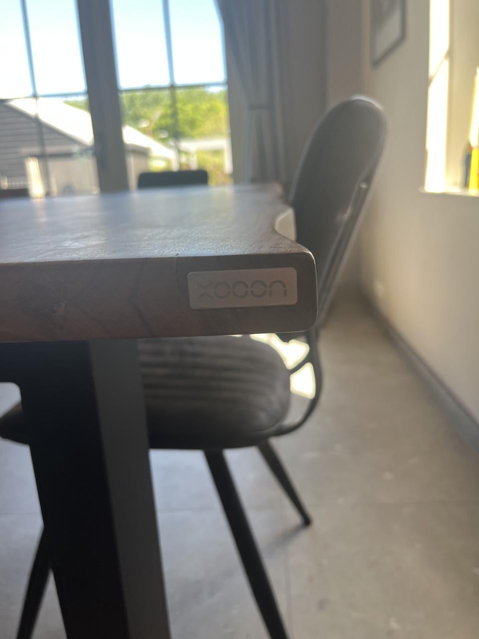 Acacia houten tafel van 190cm met een organische rand
