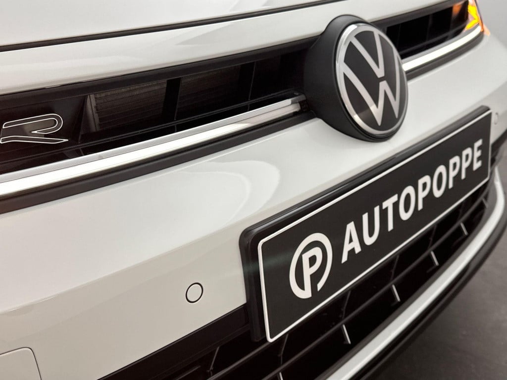 Volkswagen Polo r-line-edition 1.0 70 kw / 95 pk tsi hatchback 7 v