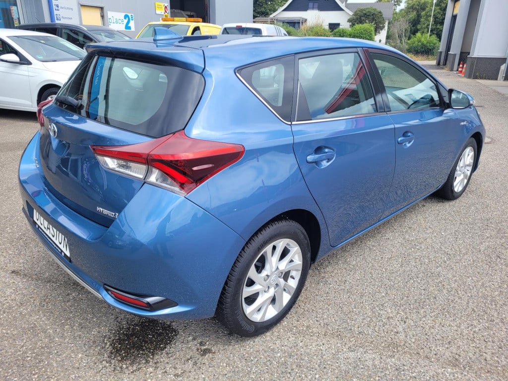 Toyota Auris 1.8 hybrid executive automaat