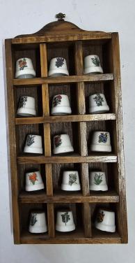 Porseleinen vingerhoedjes