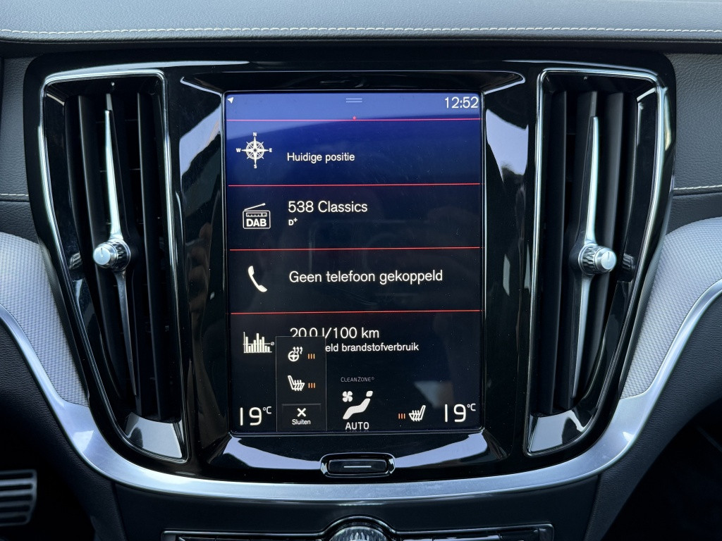 Volvo V60 t6 340pk recharge r-design| panodak| adap.cruise| h&ksound| came