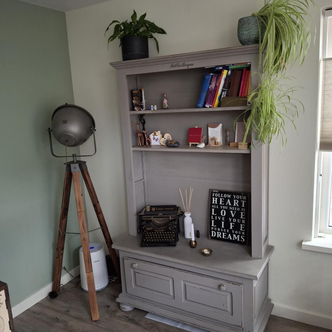 Brocante bibliotheekkast