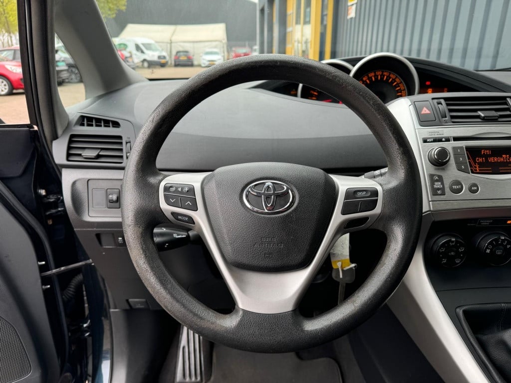 Toyota Corolla Verso 1.6 vvt-i comfort