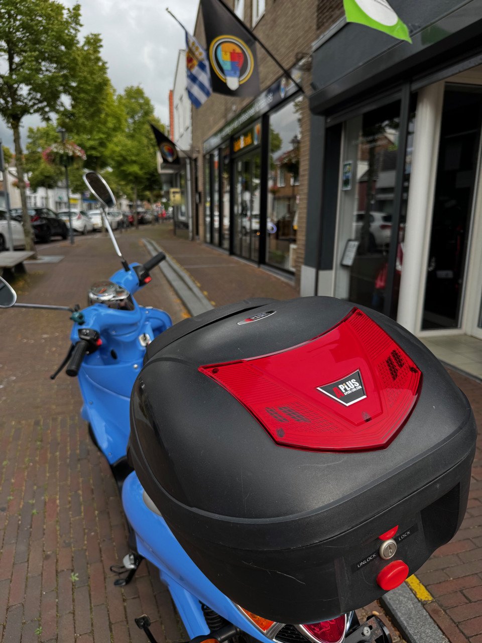 𝗘𝗠𝗖𝗢 𝗡𝗼𝘃I elektrische scooter
