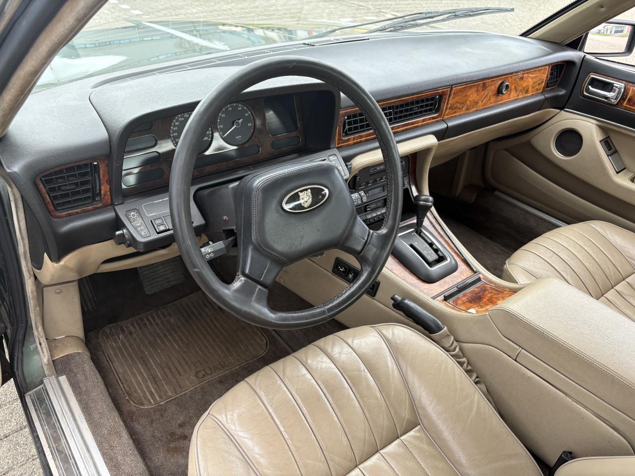 Jaguar XJ40 Sovereign youngtimer