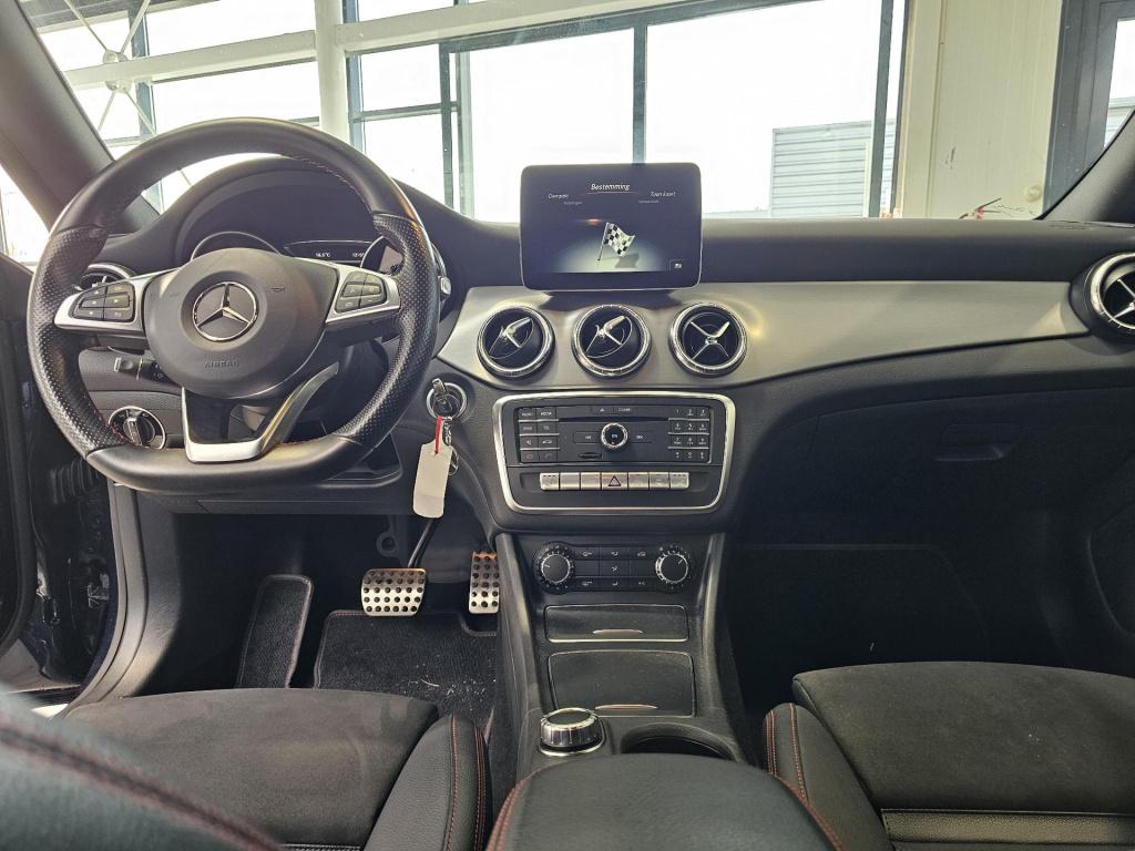 Mercedes-Benz Cla shooting brake 180 business solution amg