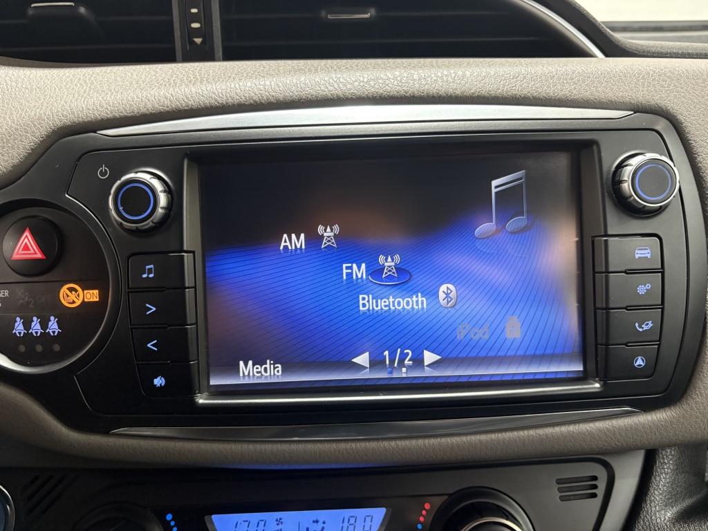 Toyota Yaris 1.5 hybrid dynamic bi-tone | camera | navi |