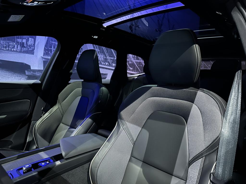 Volvo XC60 2.0 t8 plug-in hybrid awd plus black edition *nieuw model*