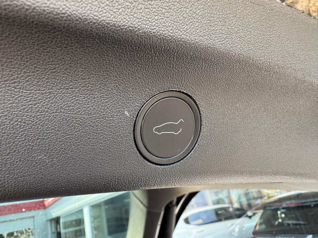 Tesla Model Y long range awd 75 kwh