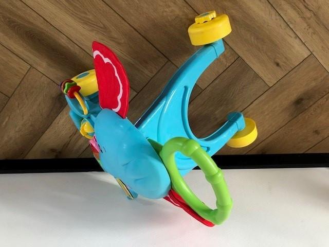Leuke blauwe olifant als loopkarretje!