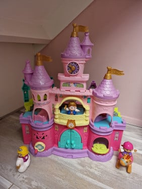 Vtech vrolijke vriendjes kasteel + extra's