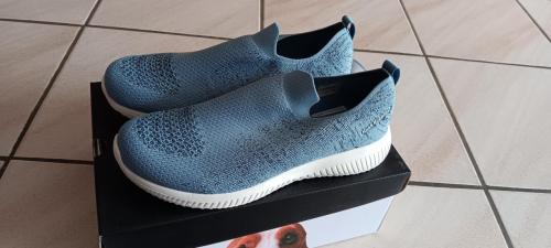 DAMES INSTAPSCHOEN (HUSH PUPPIES) met zacht voetbed.