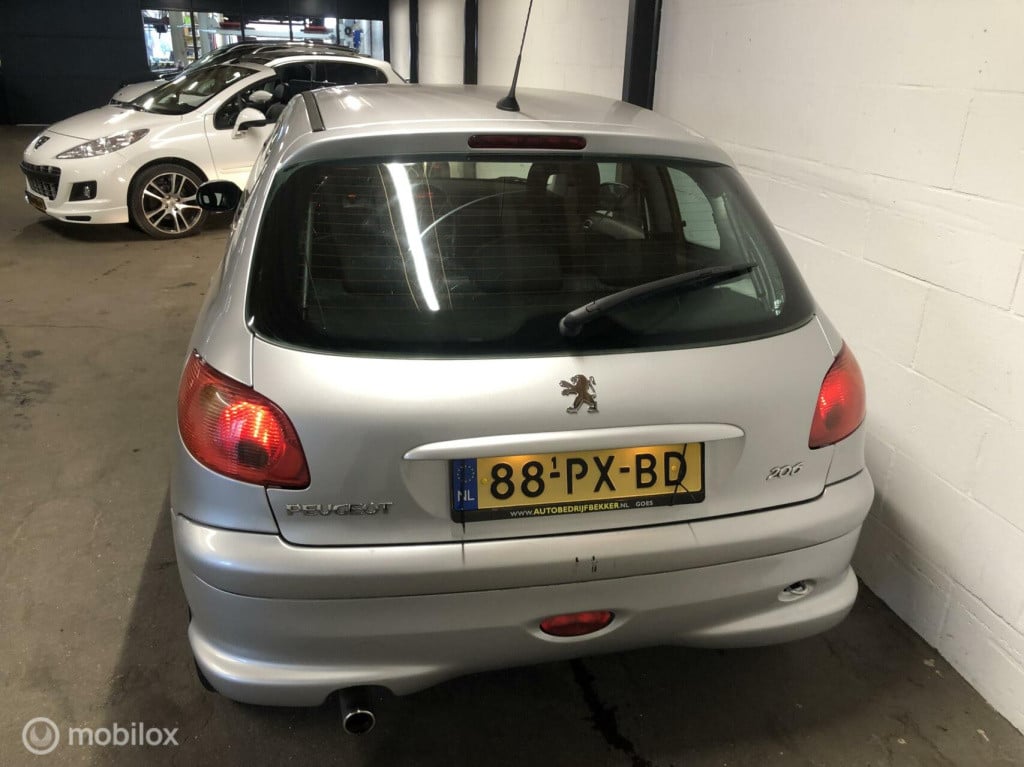 Peugeot 206 1.4-16v quiksilver