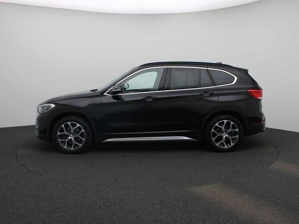 BMW X1 sdrive18i business edition | automaat | navigatie | head-up display