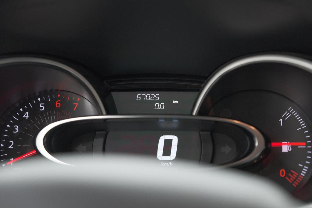 Renault Clio tce 90 limited | trekhaak | parkeersensoren | navigatie