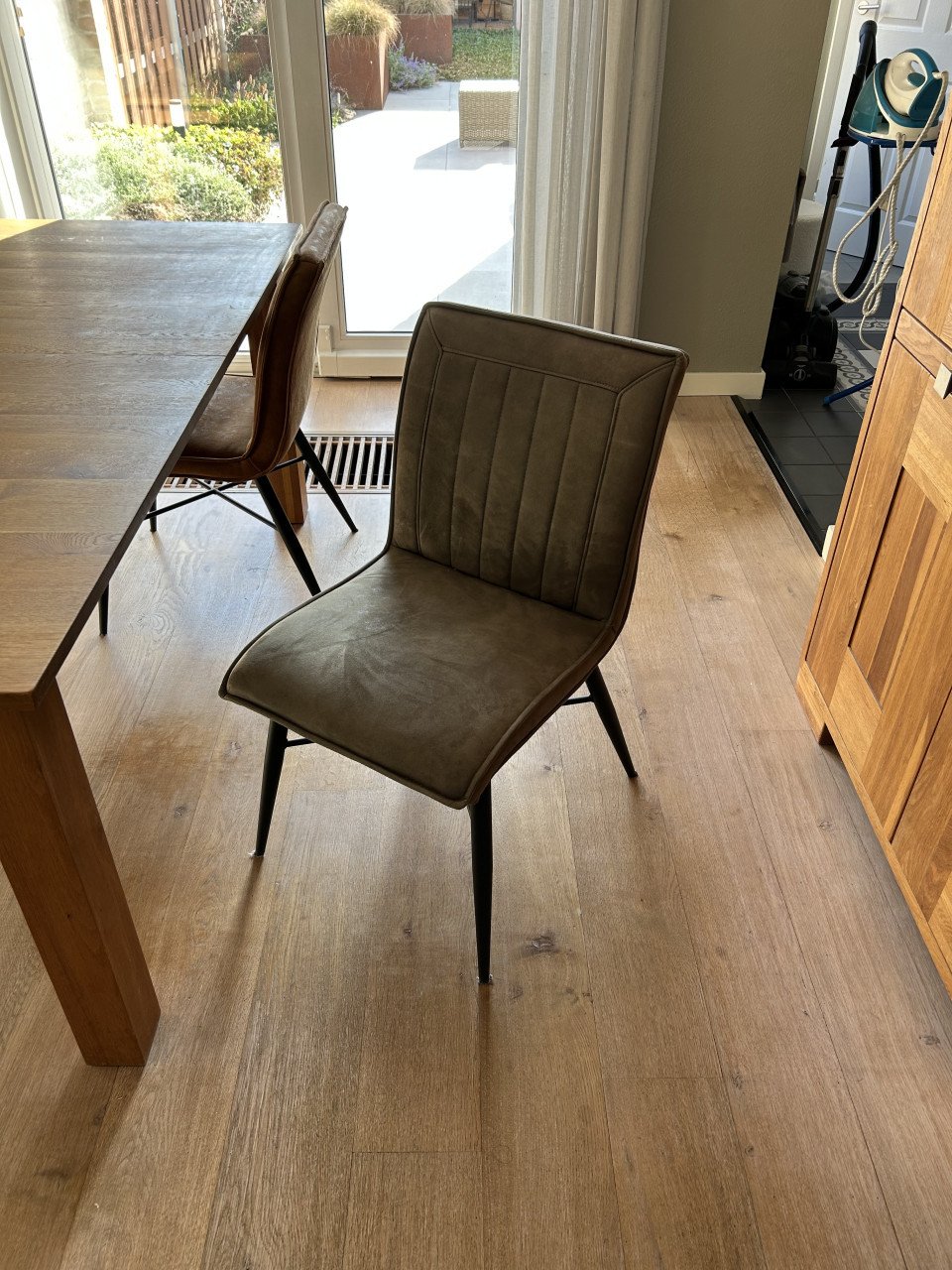 Eetkamertafel inclusief stoelen