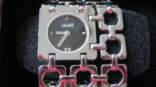 NIEUW ESPRIT HORLOGE VOOR 20 EURO