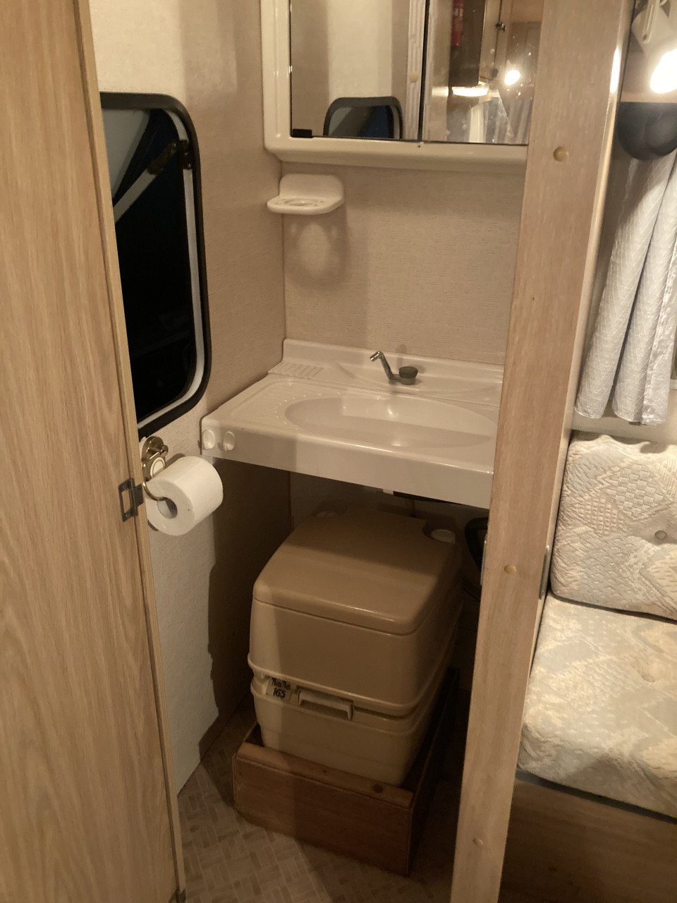 Caravan Sterckeman Fjord 390T met ruime  voortent en sanitaire ruimte!!