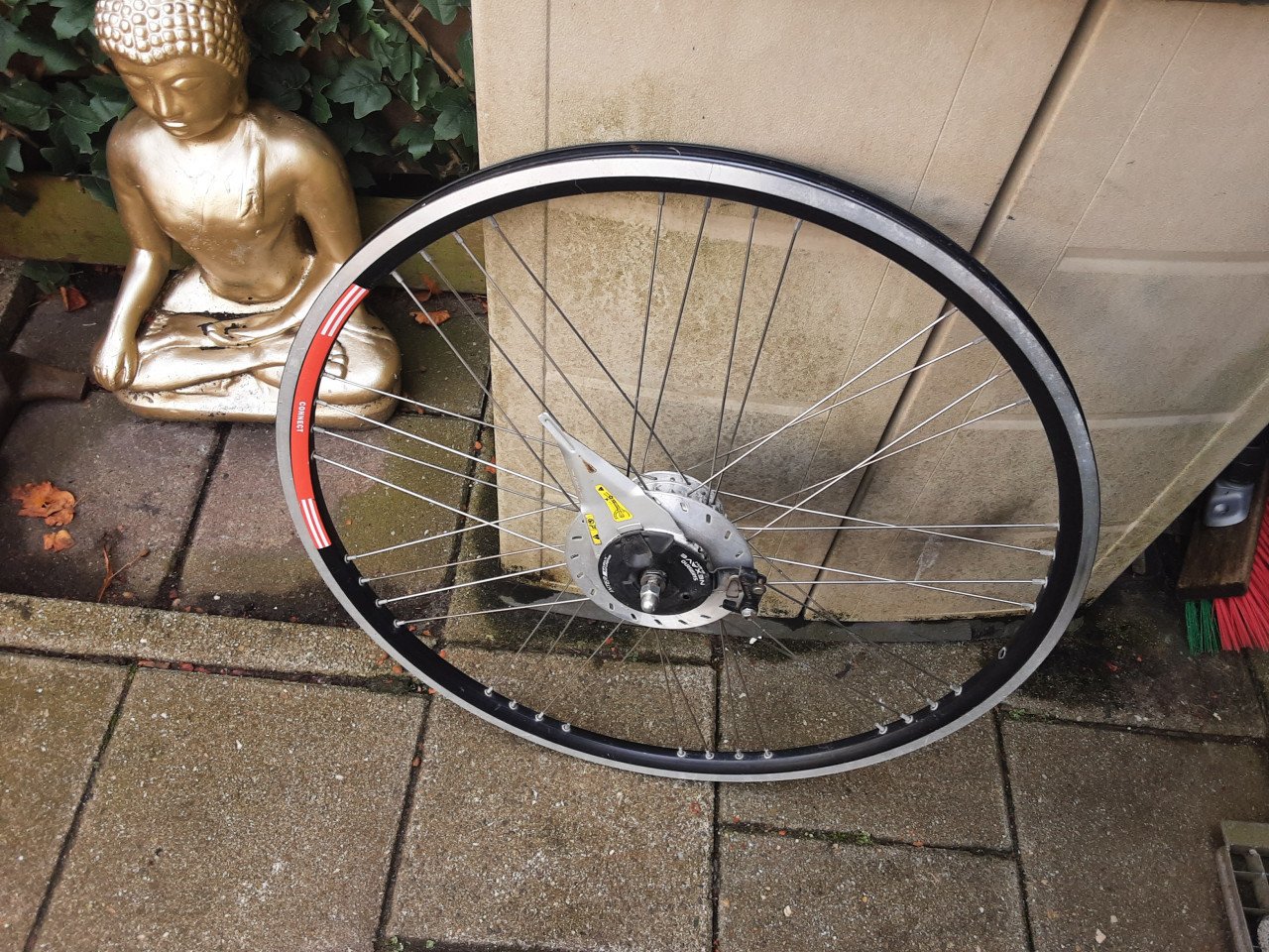 28 inch shimano voorwiel, naafdynamo, rollerbrake rem