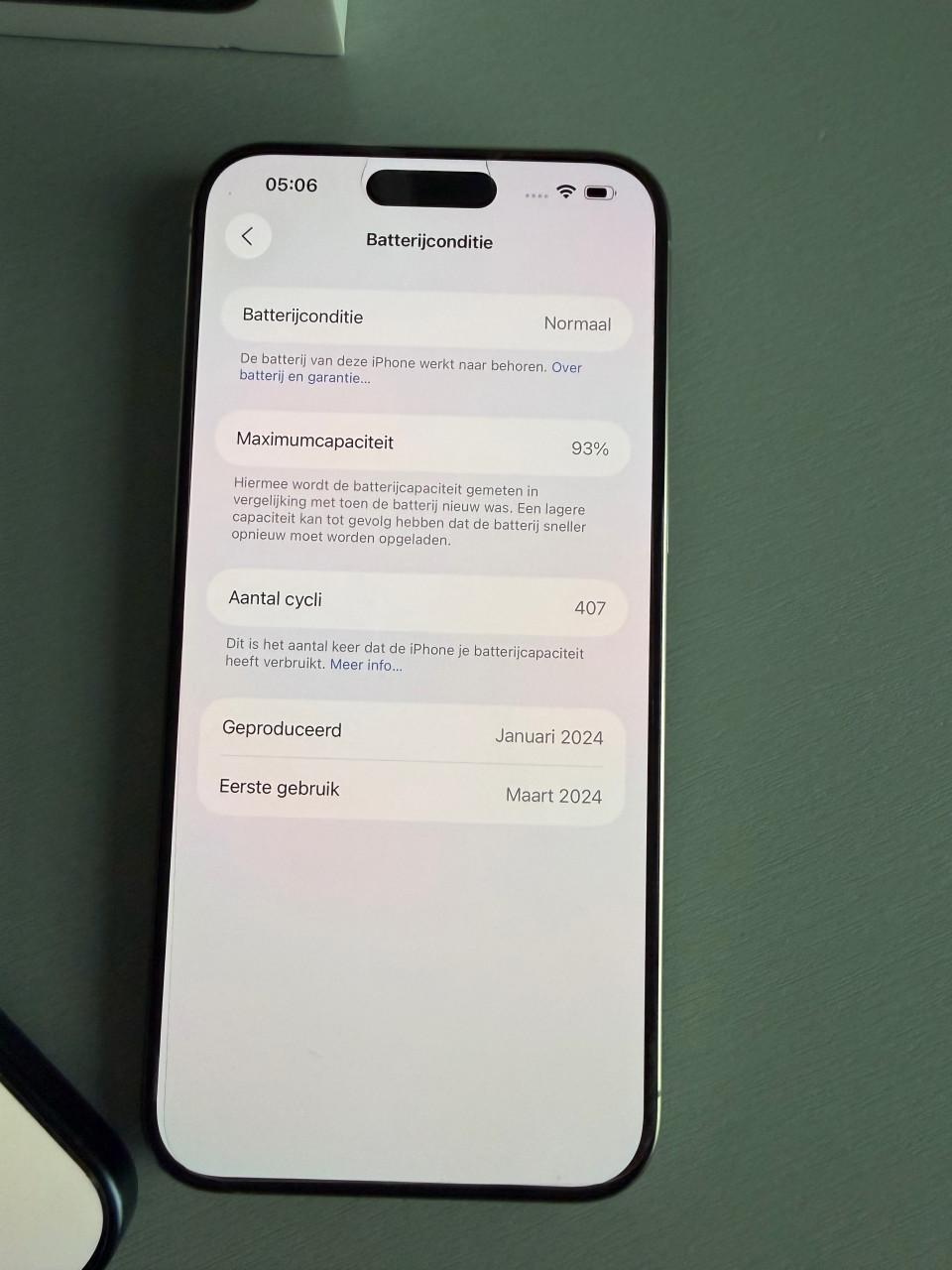 2x iPhone 15 Pro Max 256GB - Zo goed als nieuw!