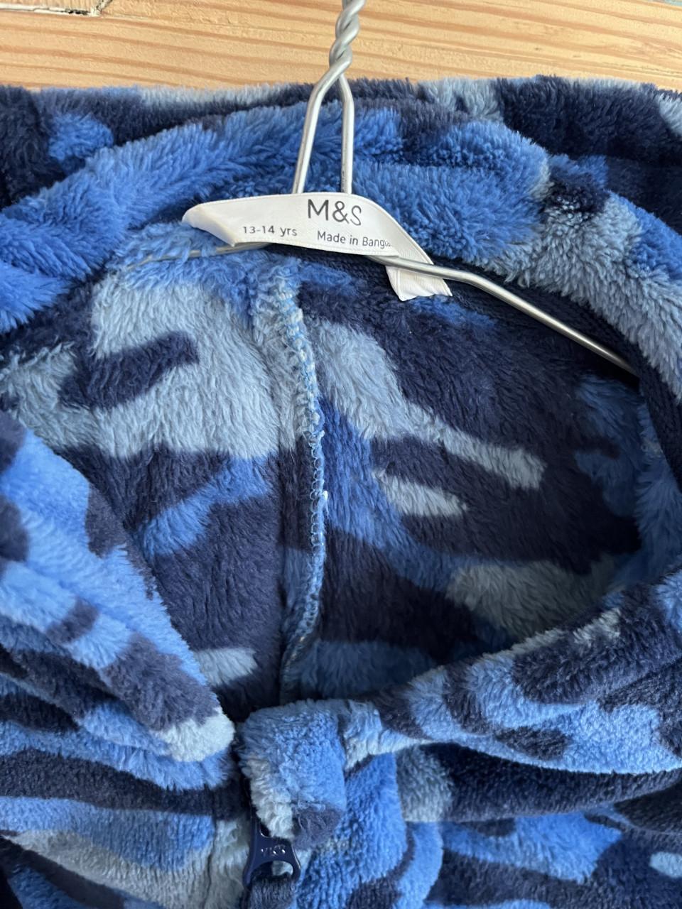 2 badjassen en 1 onesie