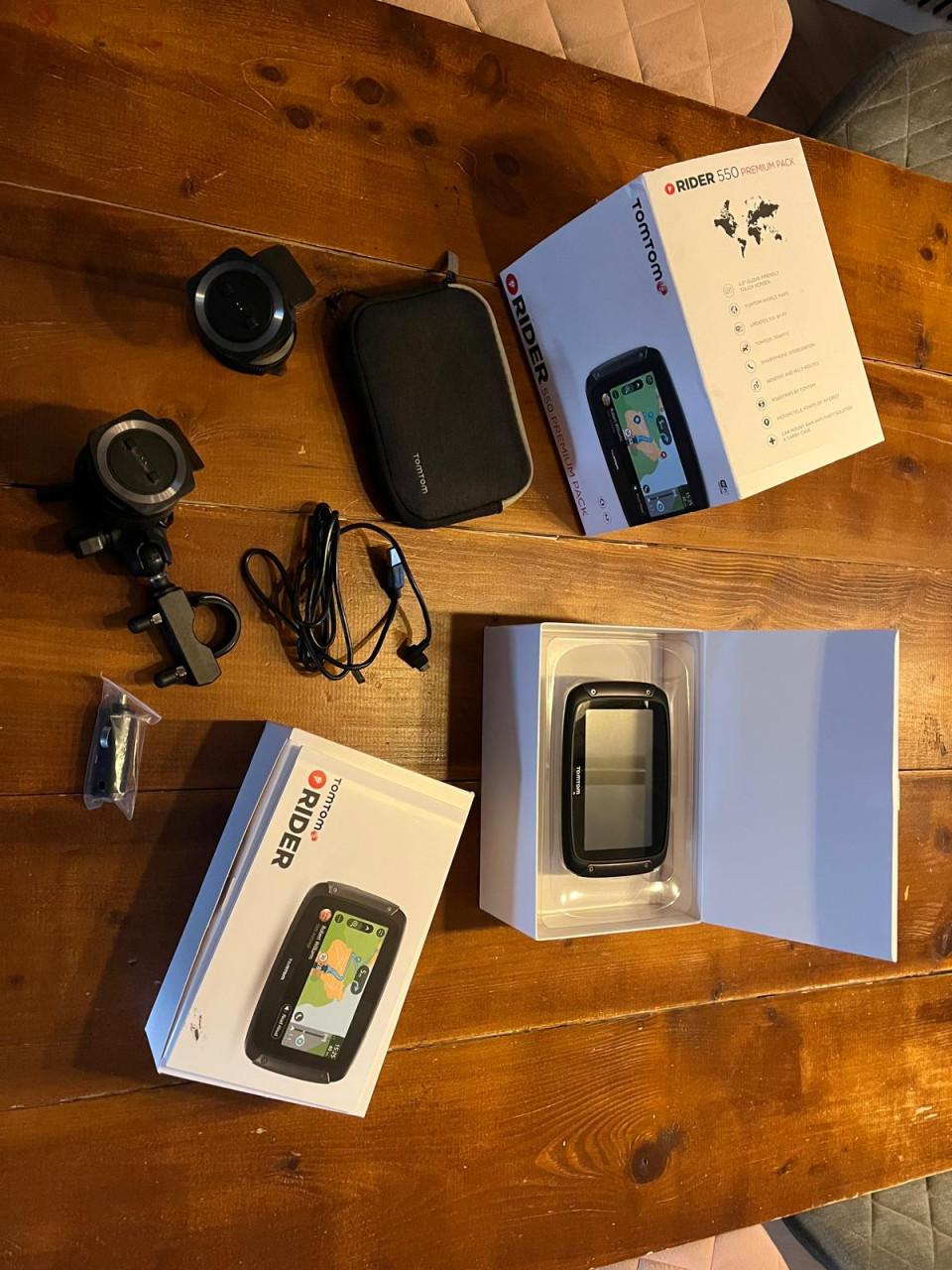 Tom Tom rider 550 premium pack motor navigatie systeem.