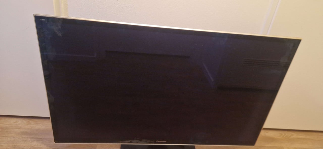 GERESERVEERD // TV panasonic plasma 50"