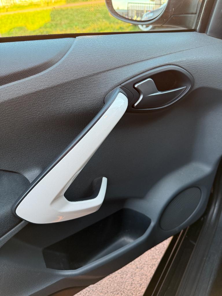 Ford KA 1.2 - titanium - airco