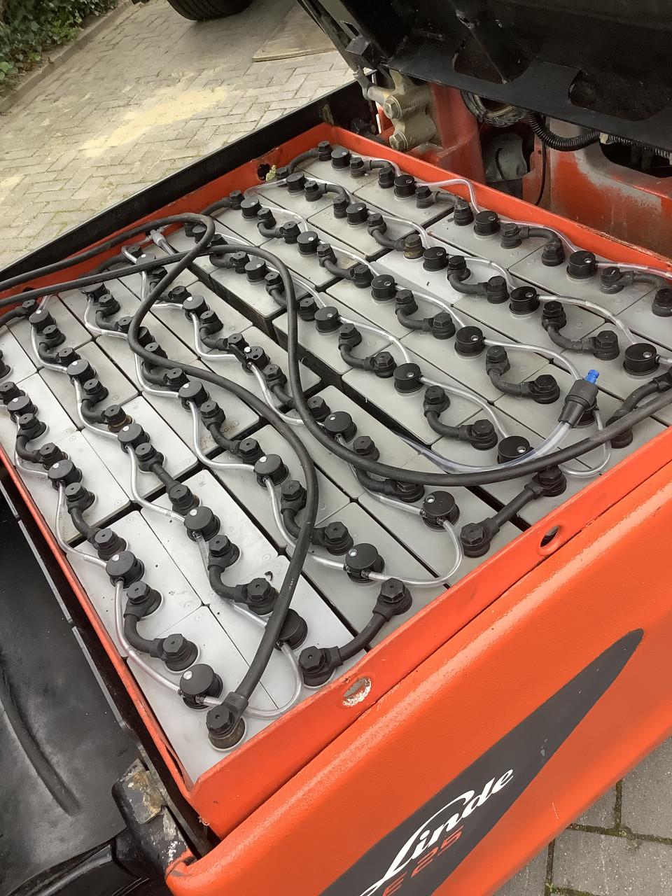 Linde E25L-01 elektrische heftruck