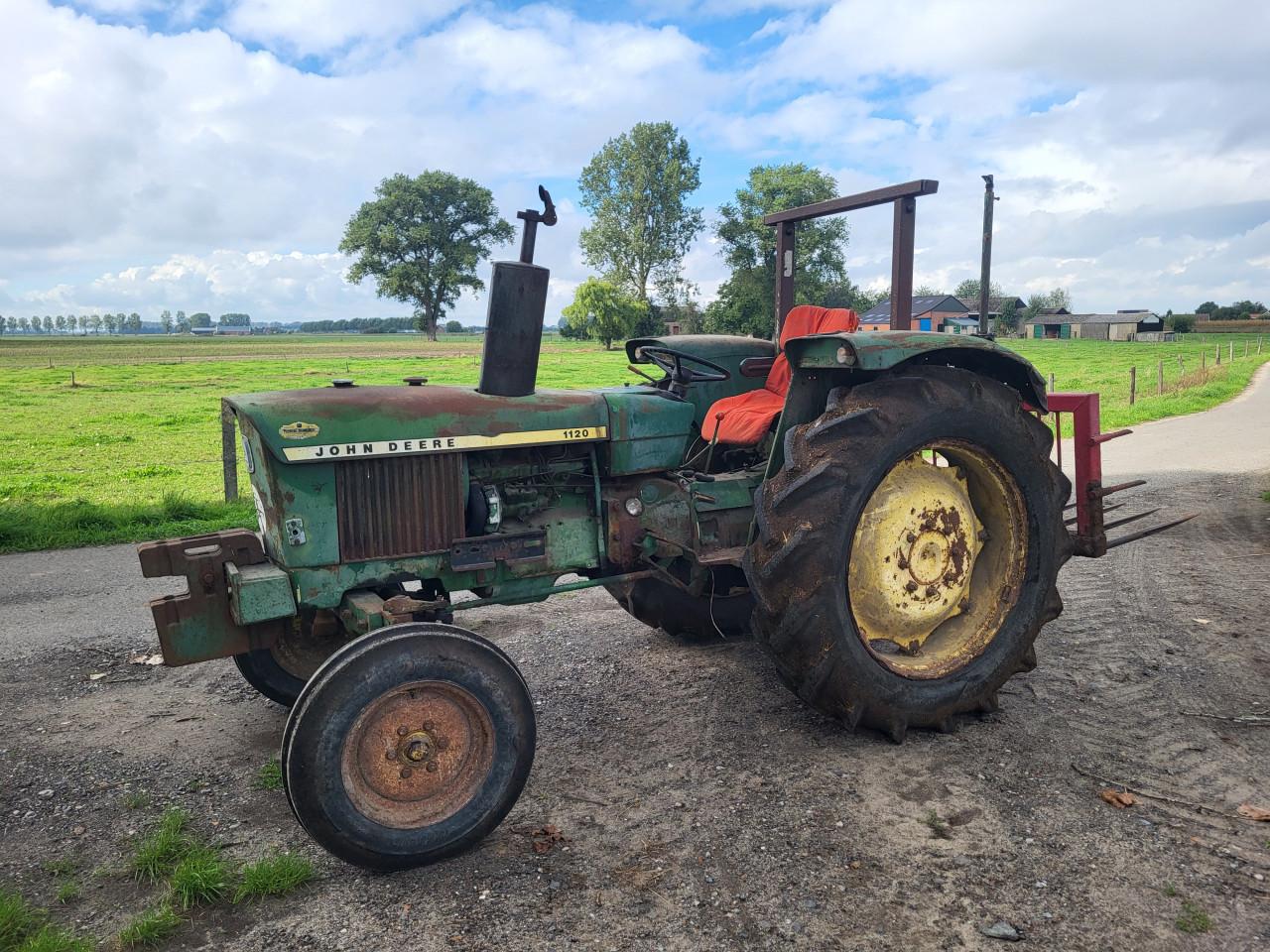 John Deere 1120
