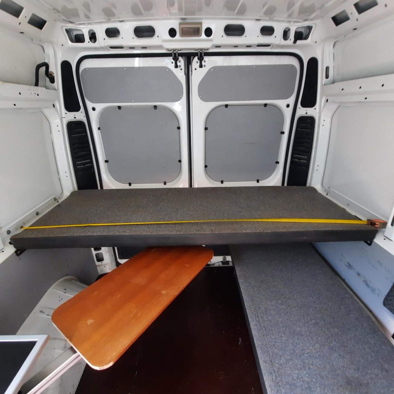 Camper voor de zelfbouwer Peugeot Boxer op camperkenteken