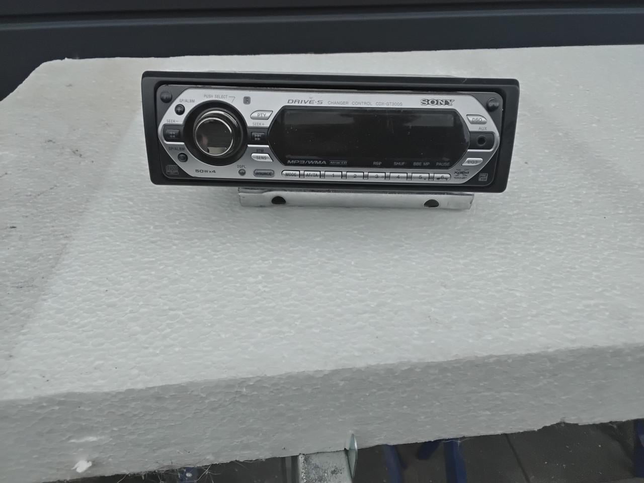 Auto radio