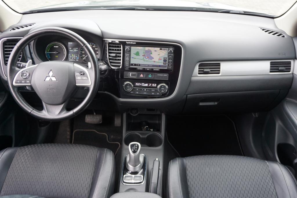 Mitsubishi Outlander 2.0 phev executive edition automaat - navi / cruise / 