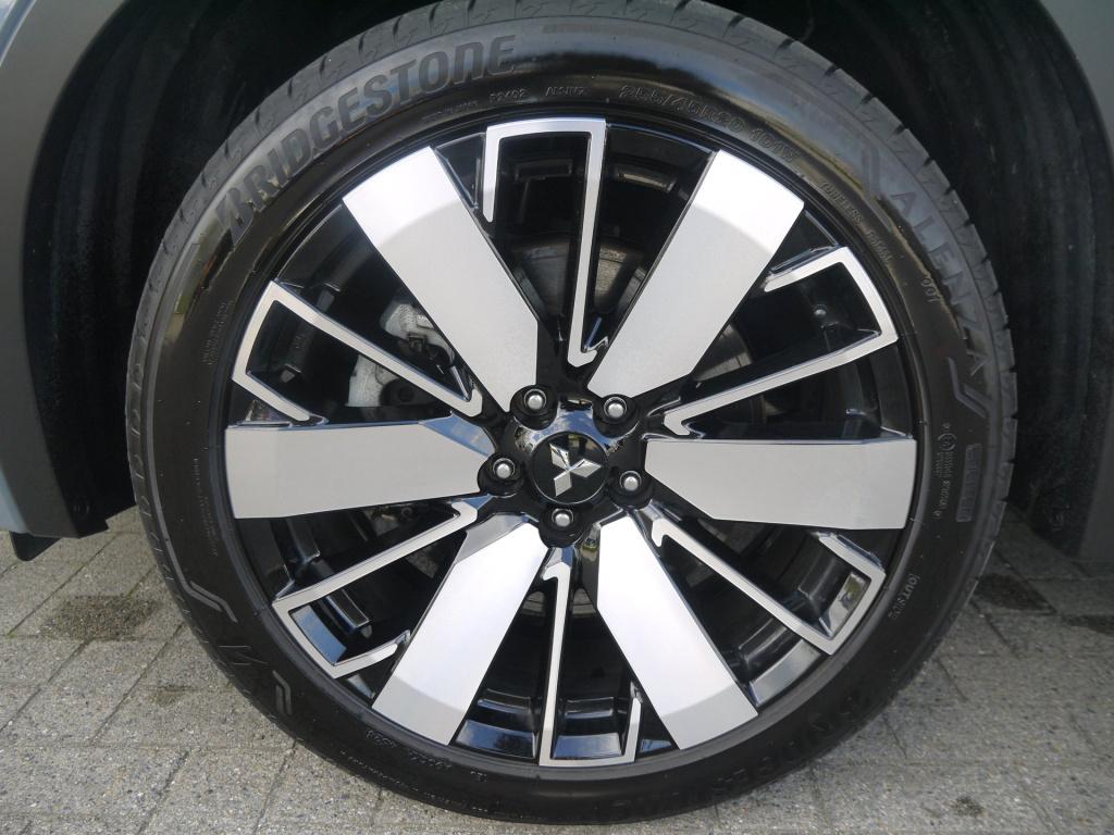 Mitsubishi Outlander 2.4 phev instyle+