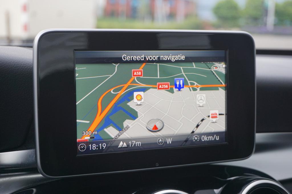 Mercedes-Benz C-Klasse 180 ambition amg line climate / navi / cruise / pdc 